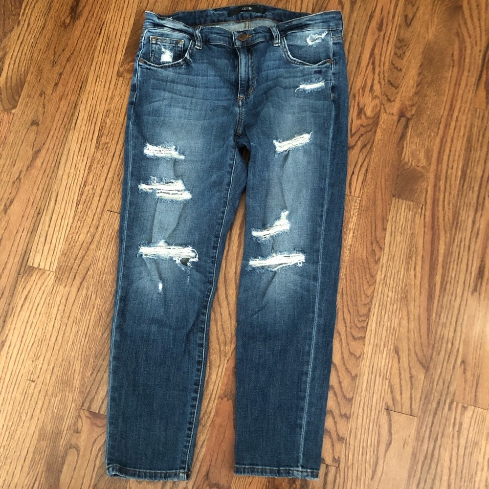 Joe’s distressed boyfriend jean